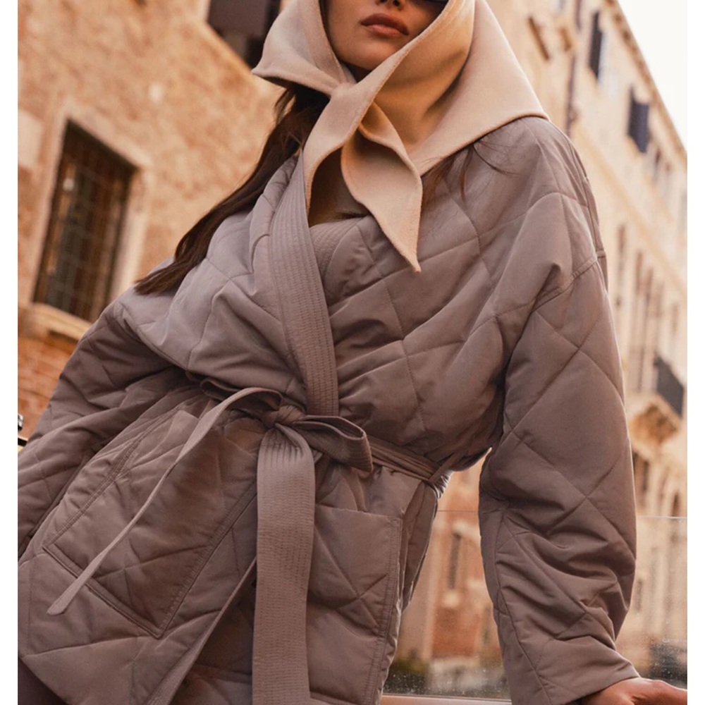 Urbanite Wrap Puffer new worn once I have tags and original bag